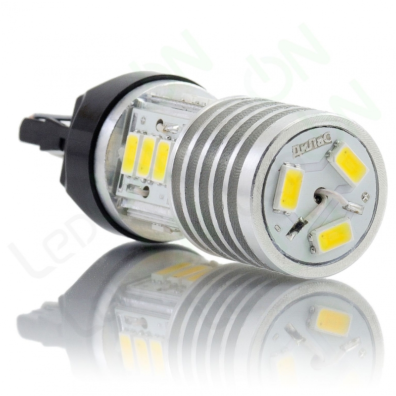 Светодиодная автомобильная лампа W21/5W-D15s56-ДХО-CK
